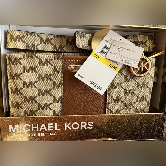 Michael Kors Handbags - NWT Michael kors belt bag